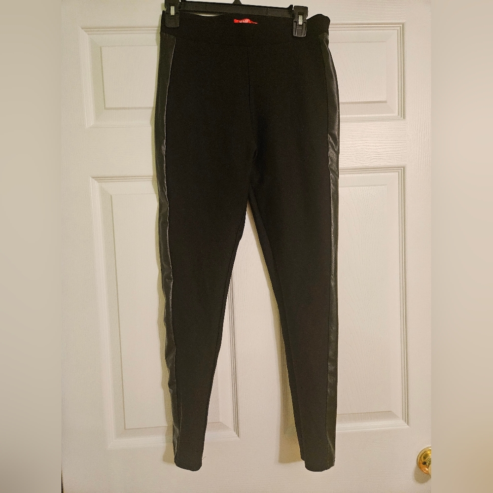 Black leggings, size M